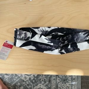 NWT Lululemon Fly Away Tamer Headband Black/ White